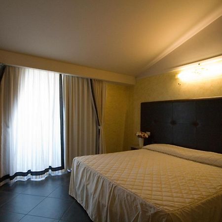 Hotel Briganti Qualiano Habitación foto