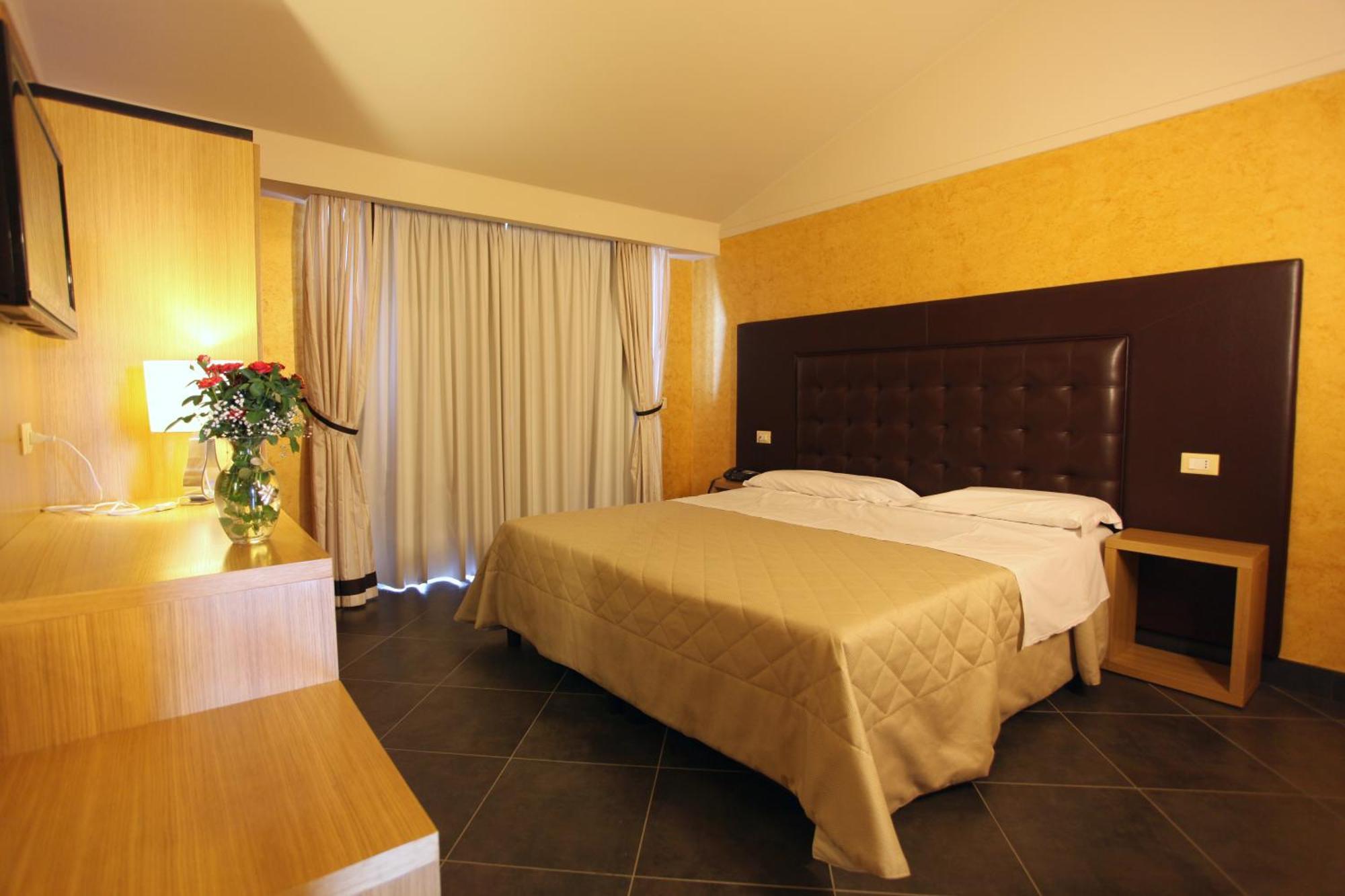 Hotel Briganti Qualiano Habitación foto